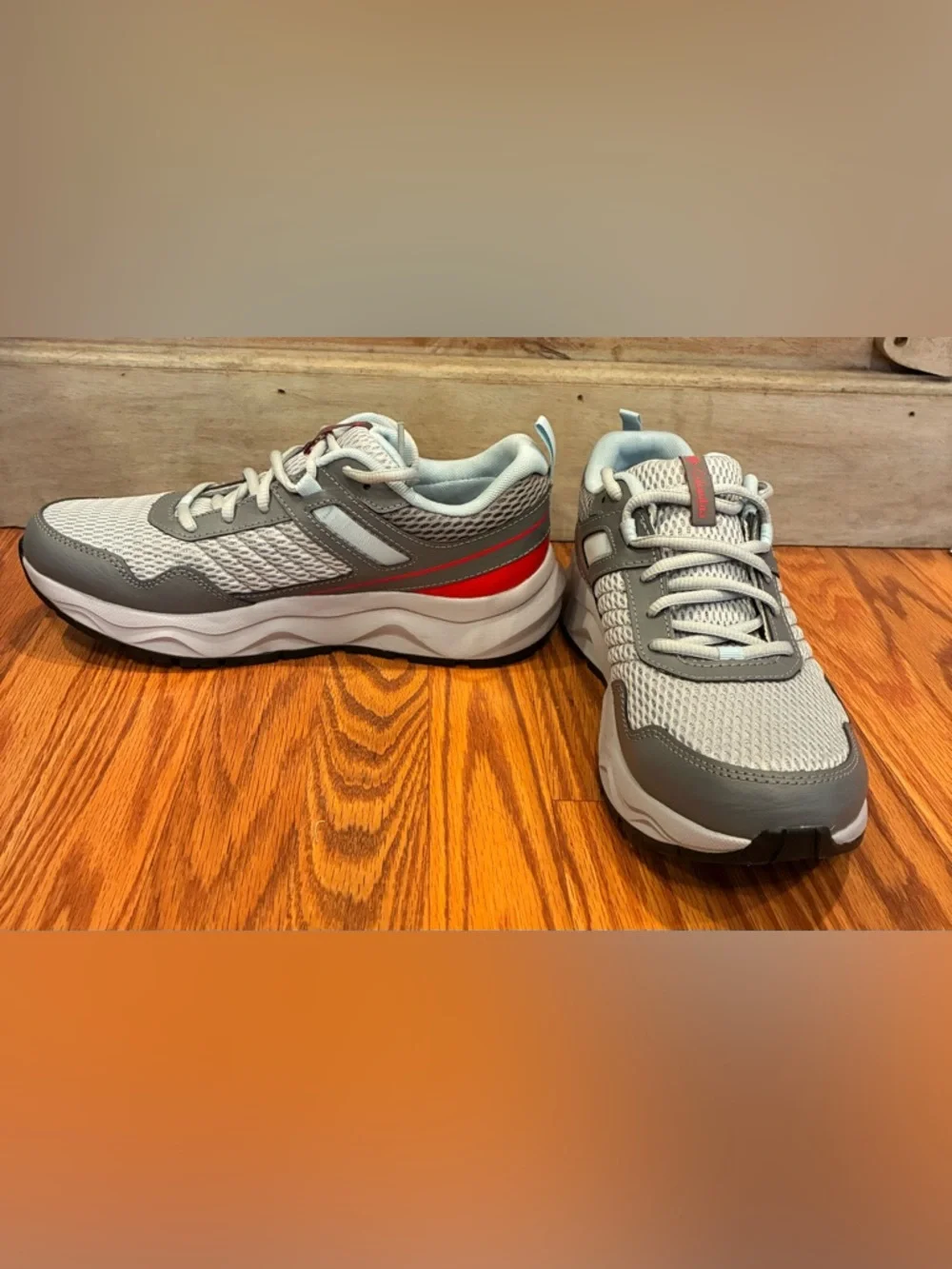 Columbia Women’s Waterproof Trail Sneakers Gray Red Mesh Hiking Shoes Size 8.5 - Picture 4 of 11